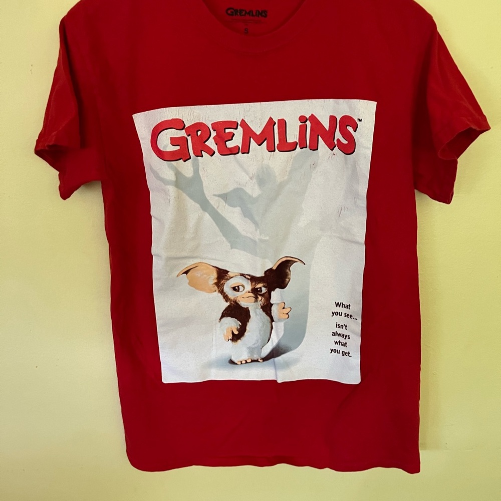 Red Gremlins Graphic T-Shirt Size Small